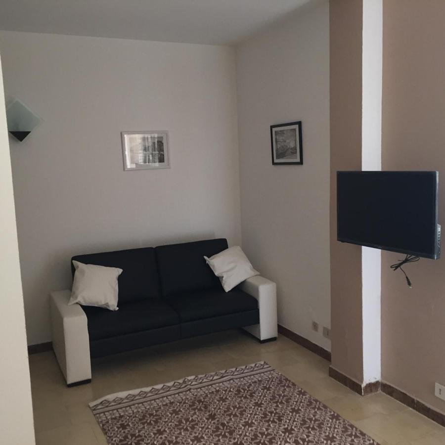 George House 32 *